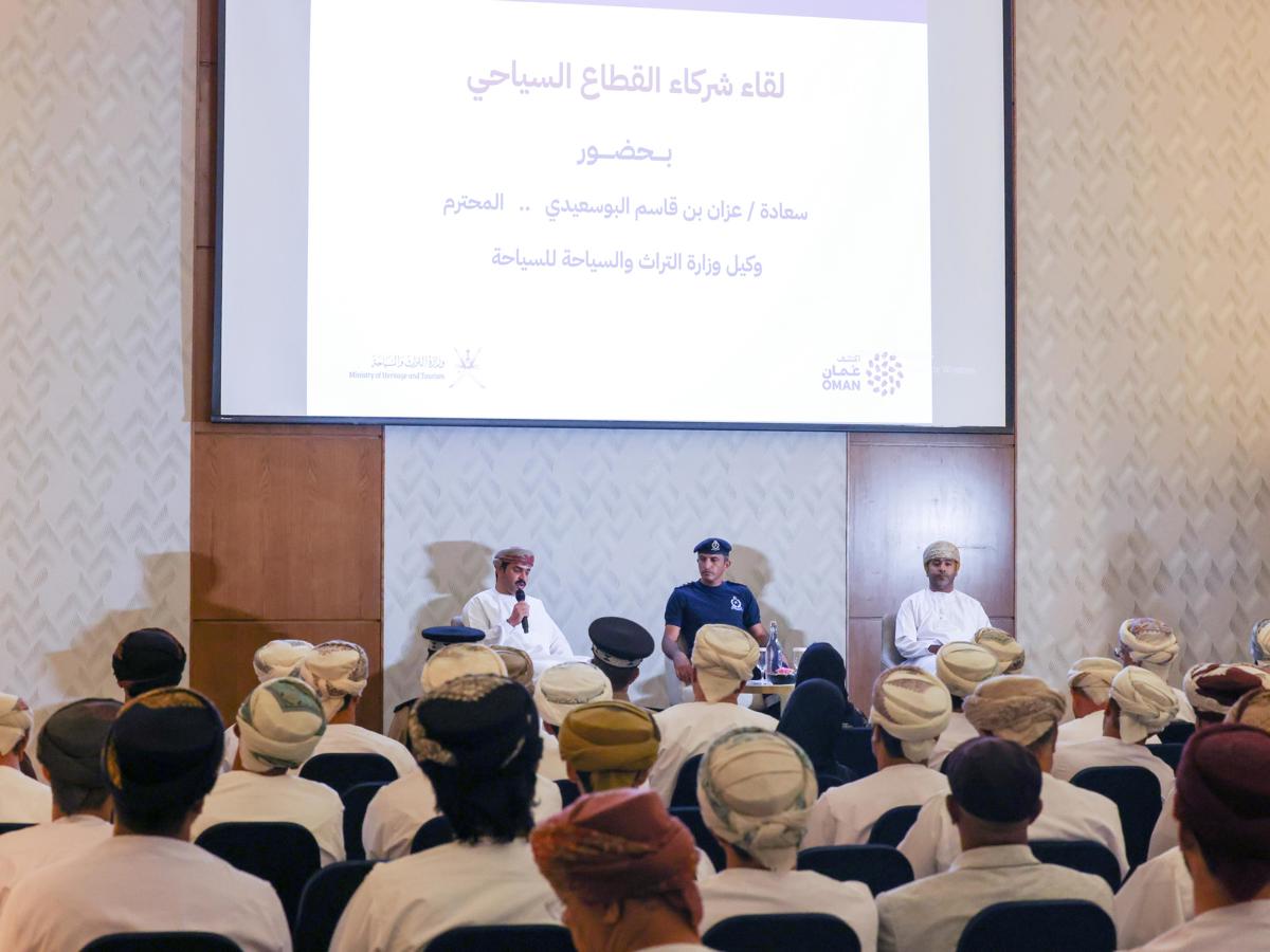 التراث والسياحة بالداخلية تنظم لقاء شركاء القطاع السياحي بفندق "دوست'' الجبل الأخضر  — 1