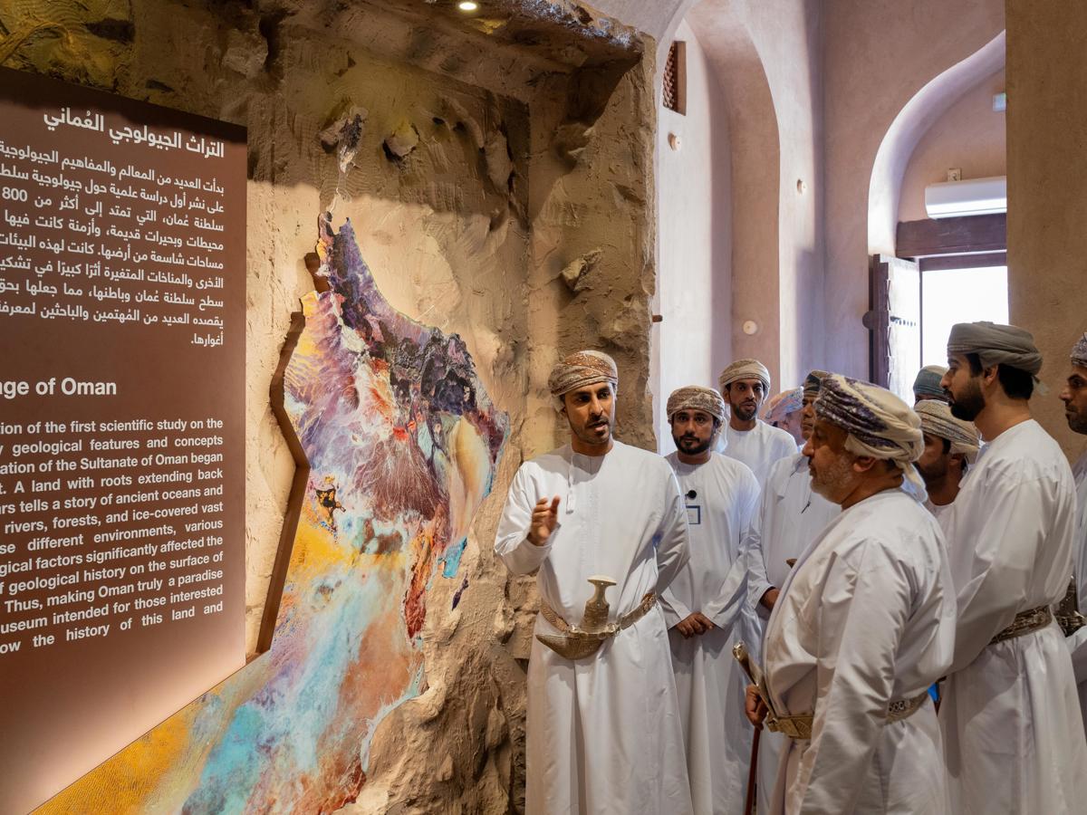 افتتاح معرض التراث الجيولوجي العماني "الاستدامة وفرص العمل" في نسخته الثالثة، في حصن الخندق بمحافظة البريمي — 1