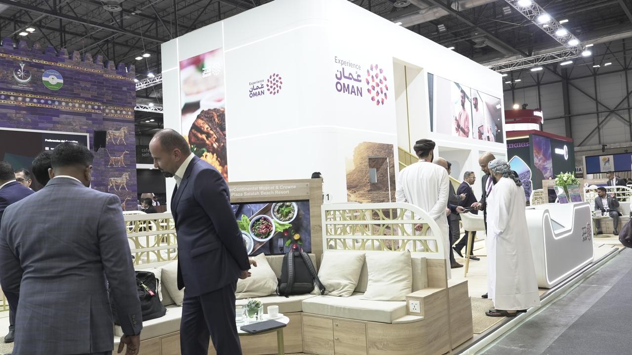 وزارة التراث والسياحة تروج للمقومات السياحية العمانية في معرض فيتور ٢٠٢٦ باسبانيا