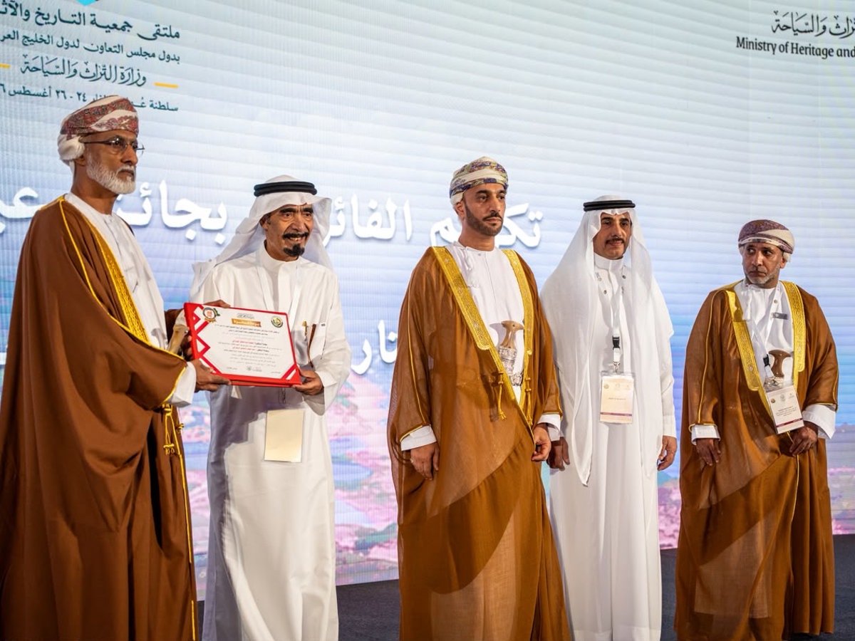 بمشاركة أكثر من 180 من المختصين والمهتمين 30 ورقة علمية تبحث تاريخ وآثار الخليج في ظفار — 1