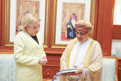 استقبل معالي سالم بن محمد المحروقي، وزير التراث والسياحة بمكتبه صباح اليوم معالي أولغا بوريسوفنا ليبويموفا، وزيرة الثقافة الروسية 