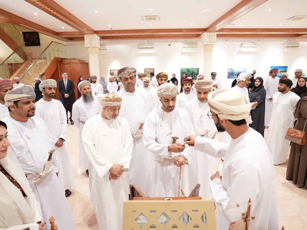  وزارة التراث والسياحة ومشاريع ريما المتكاملة تنظمان ملتقى لتمكين الشباب العماني في قطاع الحرف التقليدية — 7