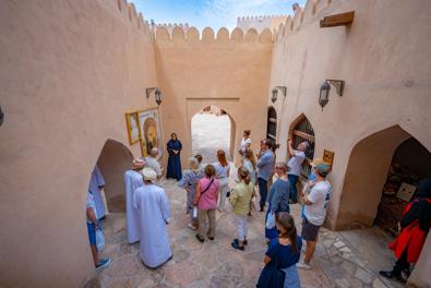  21 فبراير .. سلطنة عُمان تشارك نظيرتها من دول العالم الاحتفال باليوم العالمي للمرشد السياحي