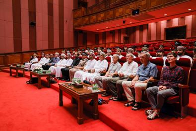 وزارة التراث والسياحة تنفذ محاضرة علمية عن أبرز مستجدات مشروع البحث عن النيازك في سلطنة عمان هذا العام