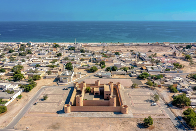 تواصل الأعمال الإنشائية في عدد من المشاريع السياحية بمحافظة مسندم